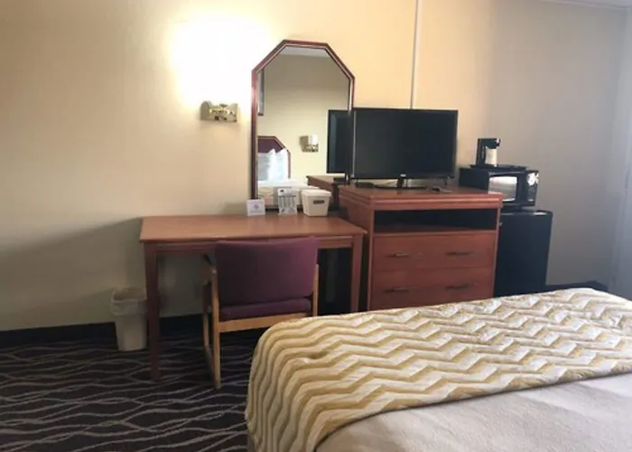 Travelodge By Wyndham Terre Haute