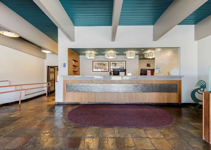 Turquoise Inn & Suites