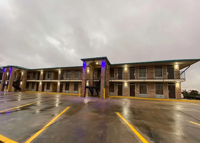 Days Inn By Wyndham Forest