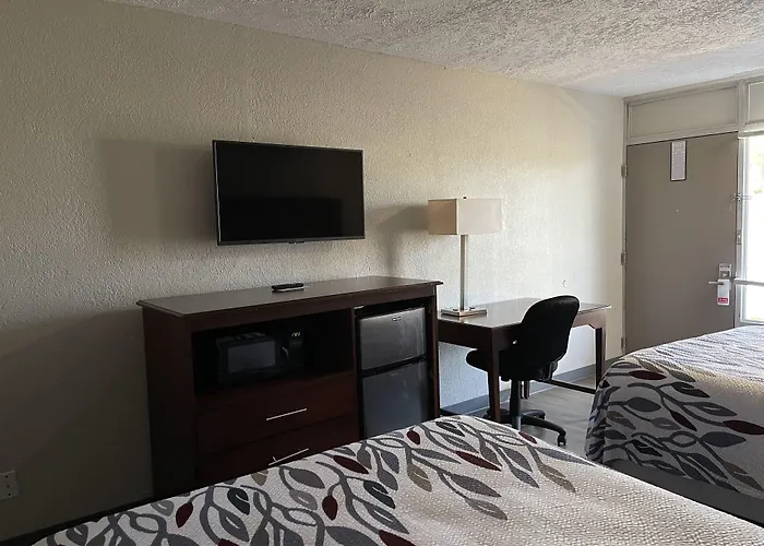 Red Roof Inn Lagrange