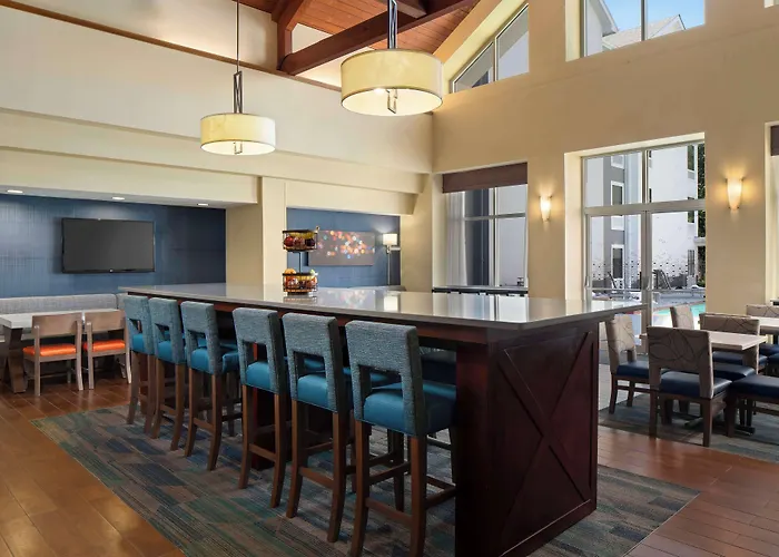 Hampton Inn & Suites Newport News-Airport - Oyster Point Area