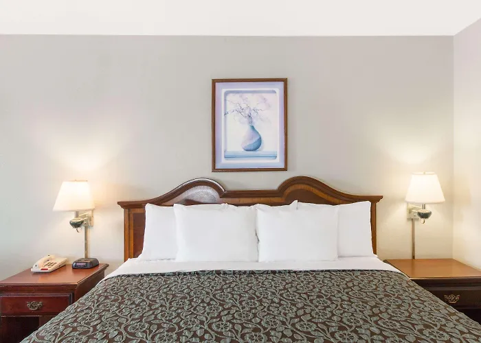 Days Inn By Wyndham West Point