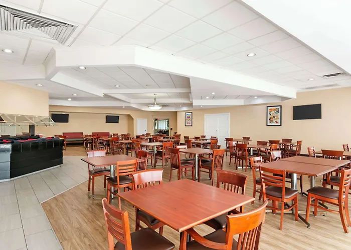Best Western Plus Kansas City Sports Complex Hotel