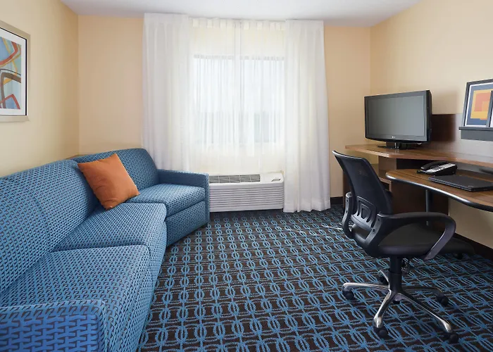 Fairfield Inn & Suites Lexington Keeneland Airport