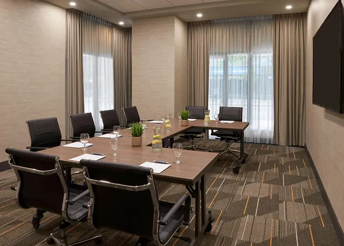 Four Points By Sheraton Windsor Downtown