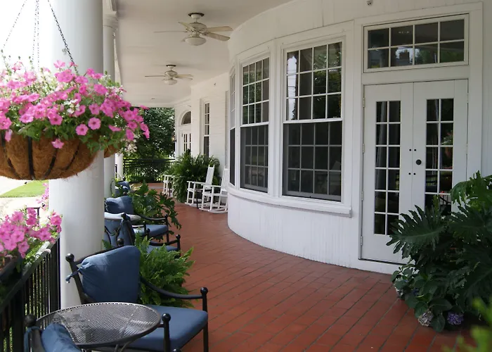 Historic Boone Tavern