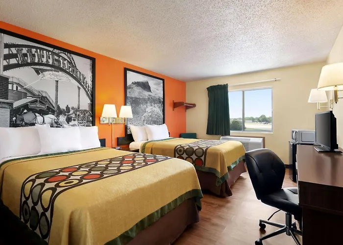 Super 8 By Wyndham Waco University Area