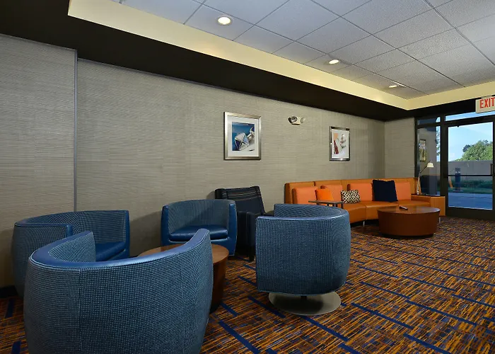 Courtyard By Marriott Bentonville