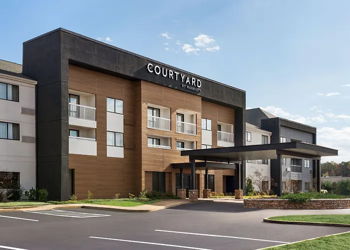 Courtyard Tupelo