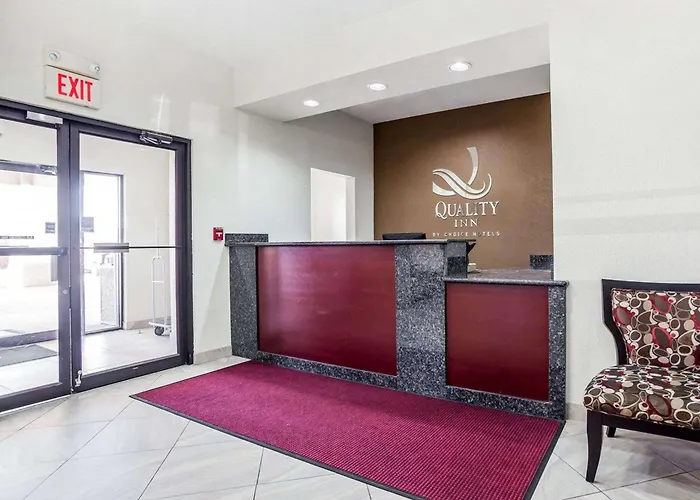 Quality Inn & Suites Altoona - Des Moines