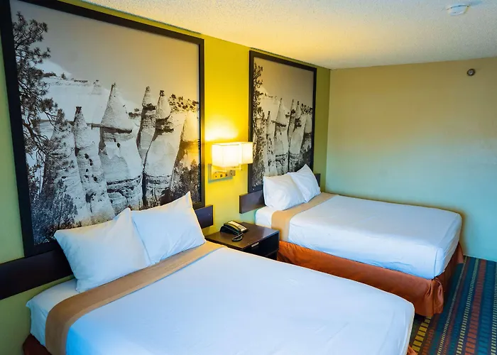 Super 8 By Wyndham Belen Nm