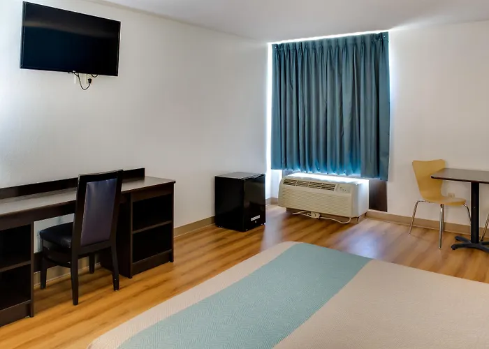 Motel 6-Richmond, In