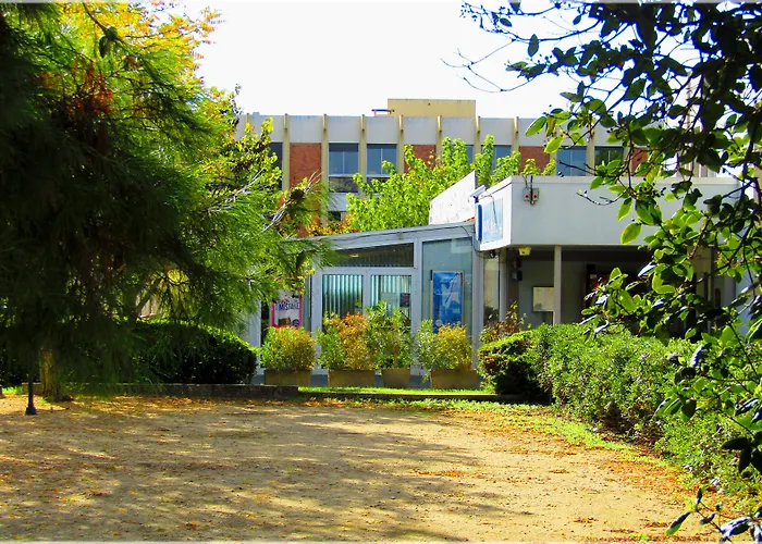 Aix Hotel