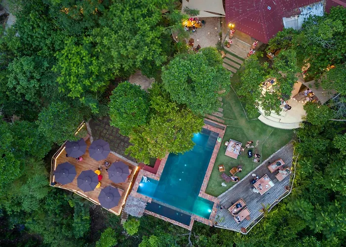 Nakabalo Guesthouse & Restaurant
