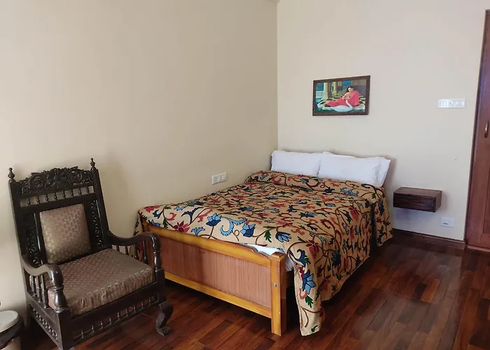 Habba Kadal Kashmiri Heritage Hotel & Hub