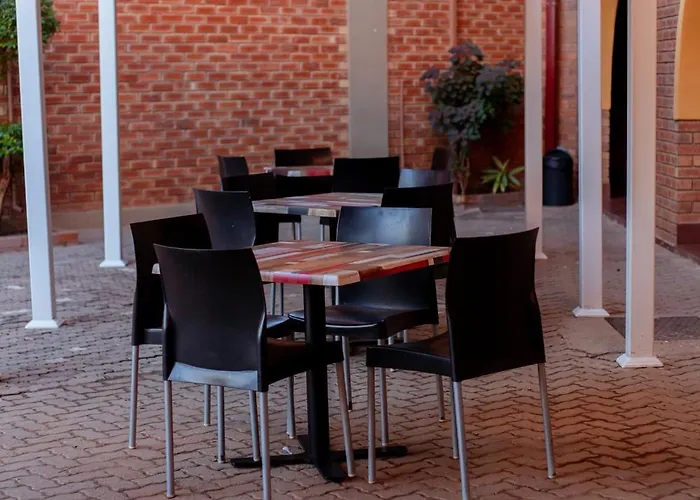 Desert Sands Hotel
