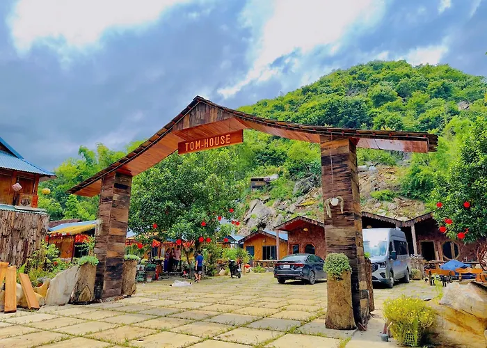 Tom-House Mai Chau