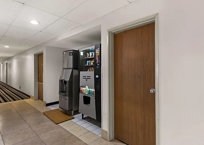 Red Lion Inn & Suites Gretna - Omaha Sw