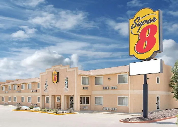 Super 8 By Wyndham Bloomfield