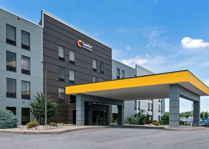Comfort Inn & Suites York North