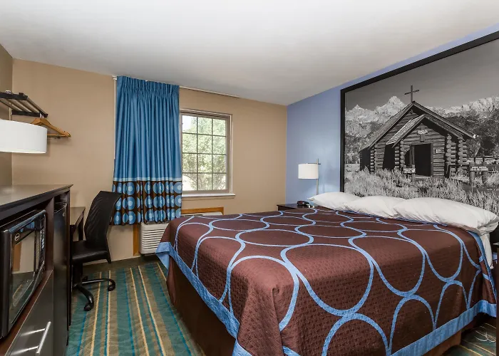 Super 8 By Wyndham Douglas