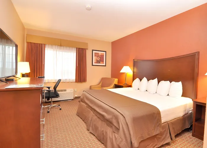Surestay Plus Hotel By Best Western Topeka
