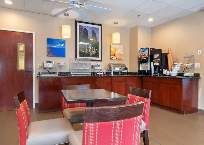 Comfort Suites Lombard - Addison