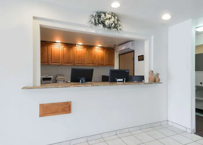 Super 8 By Wyndham Bernalillo