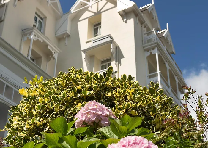 Somerville Hotel