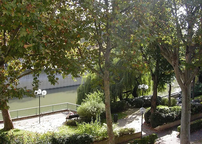 Hotel De La Jatte