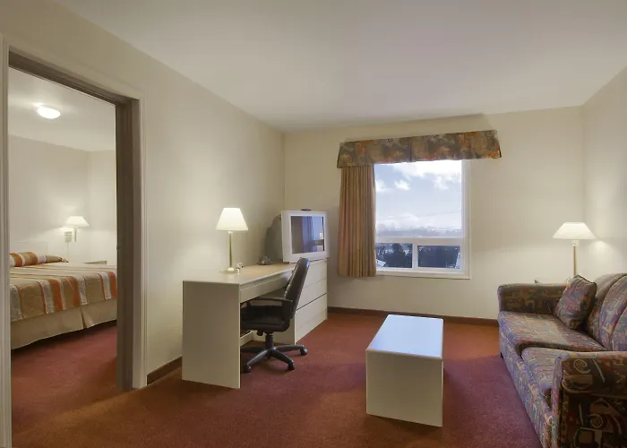 Super 8 By Wyndham Yellowknife