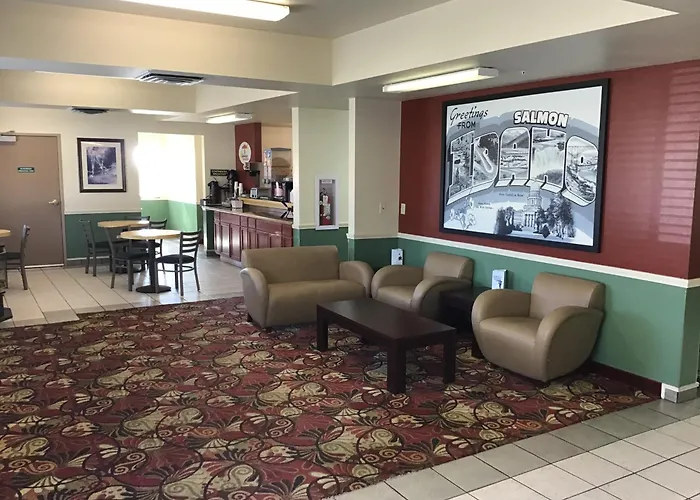 Super 8 By Wyndham Salmon Motel