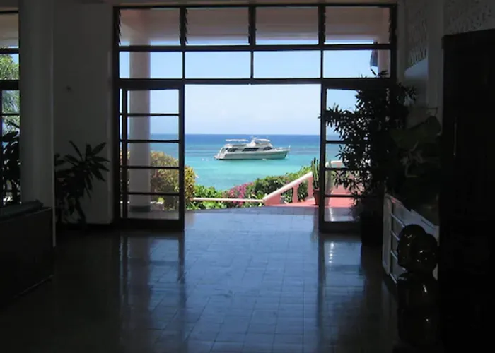 Silver Seas Hotel