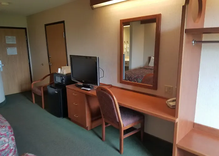Syracuse Inn And Suites