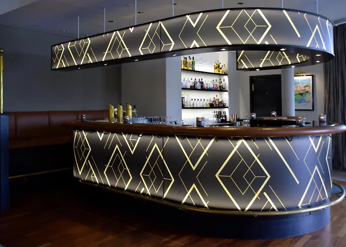 Court Hotel