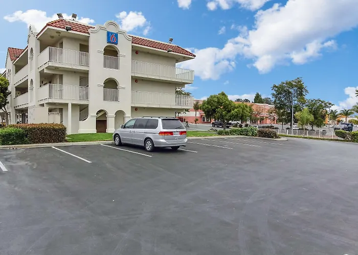 Hotel B5 -Watsonville