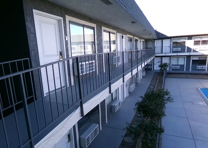 Clarion Pointe Ridgecrest Near China Lake Naval Station