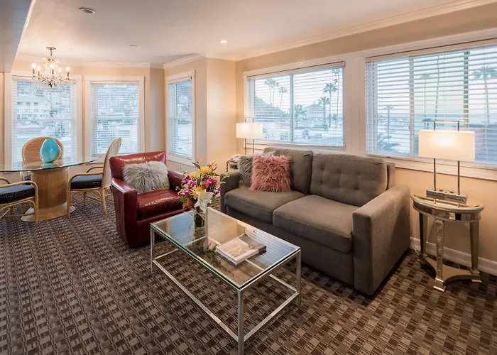 Glenmore Plaza Hotel