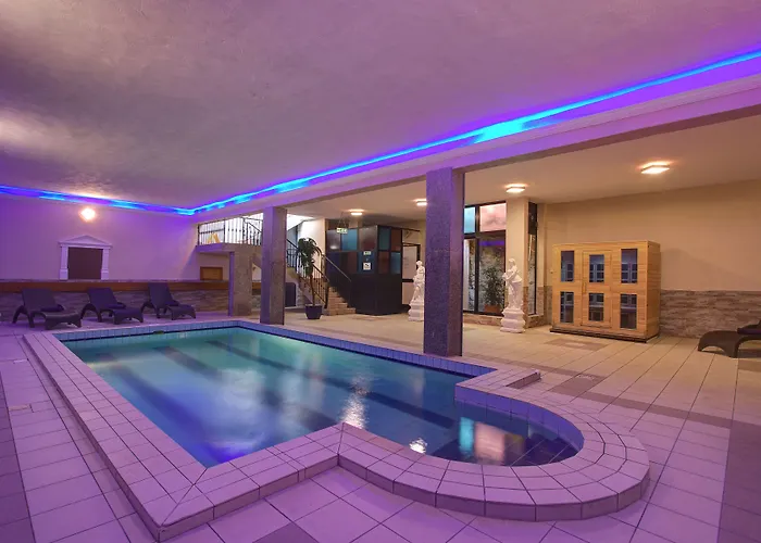 Canifor Hotel