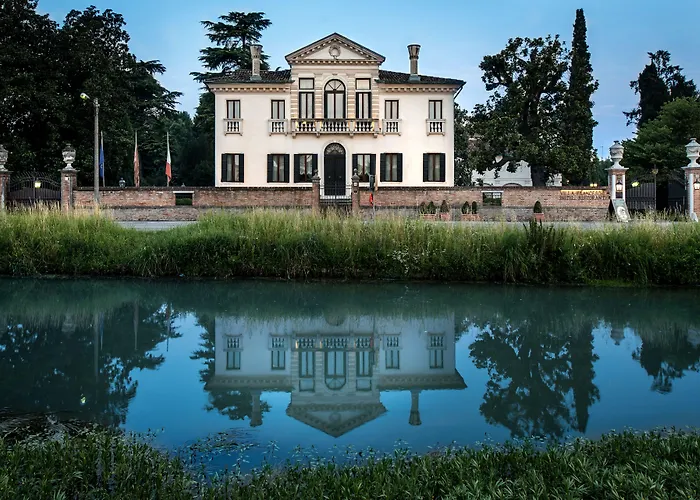 Villa Franceschi Hotel & Resort