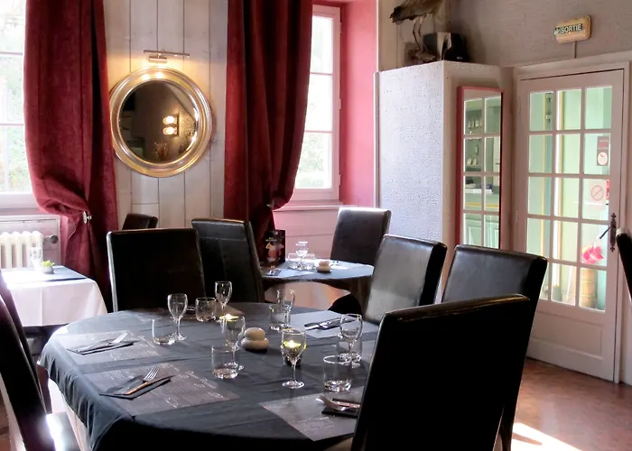 Logis Hôtel Deshors-Foujanet