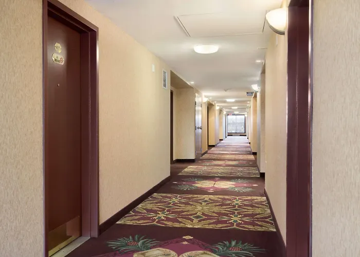 Days Inn & Suites By Wyndham Langley