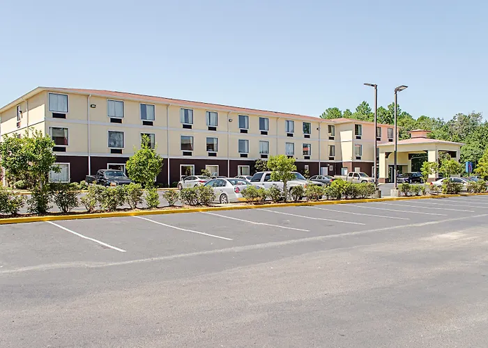 Quality Inn & Suites Biloxi - Ocean Springs