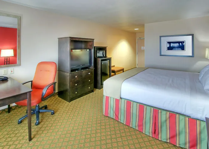 Holiday Inn Express And Suites - Tucumcari, An Ihg Hotel