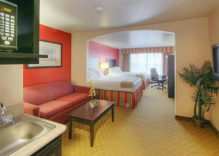 Holiday Inn Express And Suites - Tucumcari, An Ihg Hotel