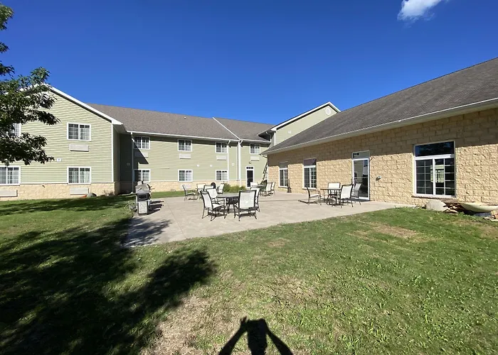 Crandon Inn & Suites