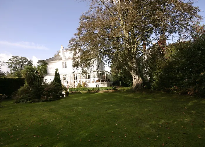 Fines Bayliwick Hotel