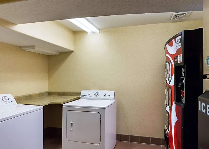 Comfort Suites Airport