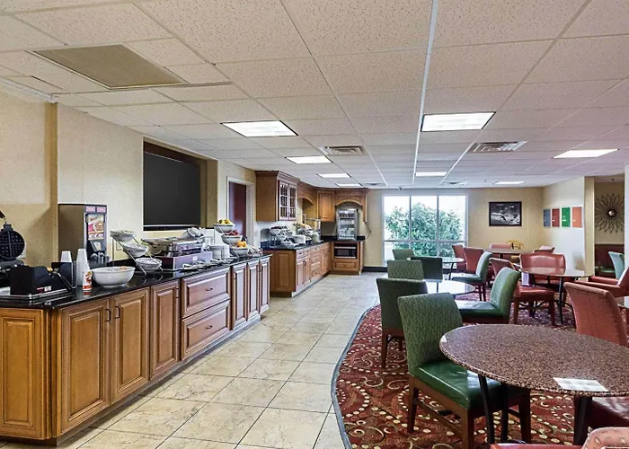Comfort Suites Airport