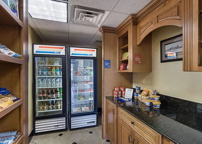 Comfort Suites Airport